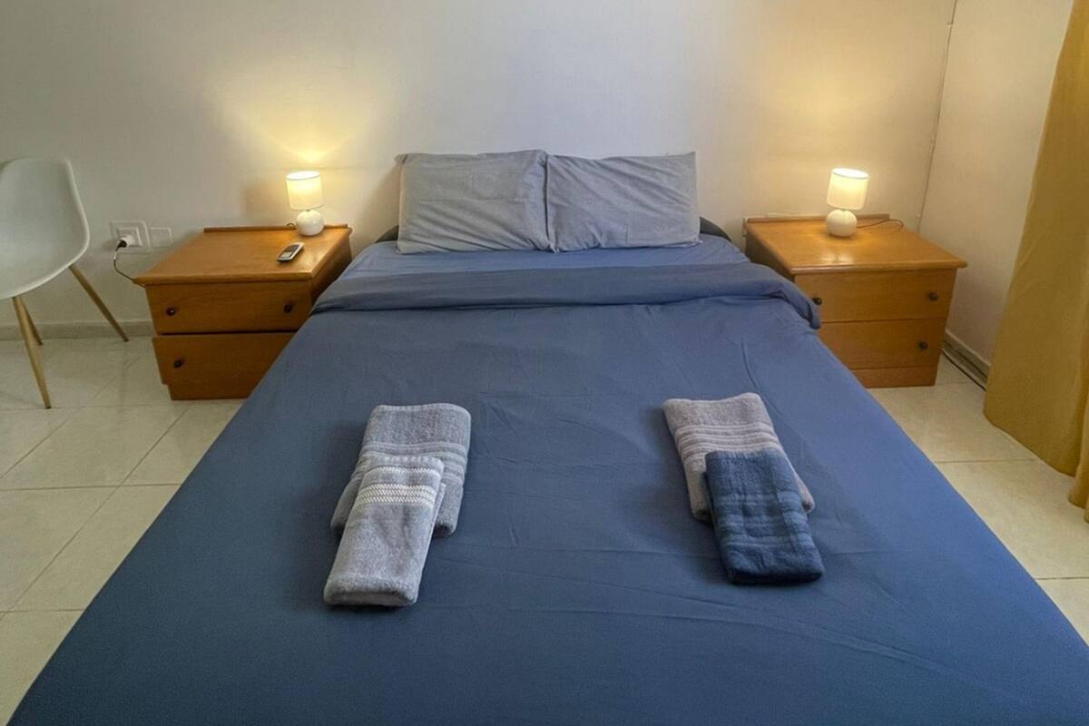 Standard Room, Multiple Bedrooms (SwieqiStay room6 private bath -) | 1 bedroom, laptop workspace, free WiFi, bed sheets