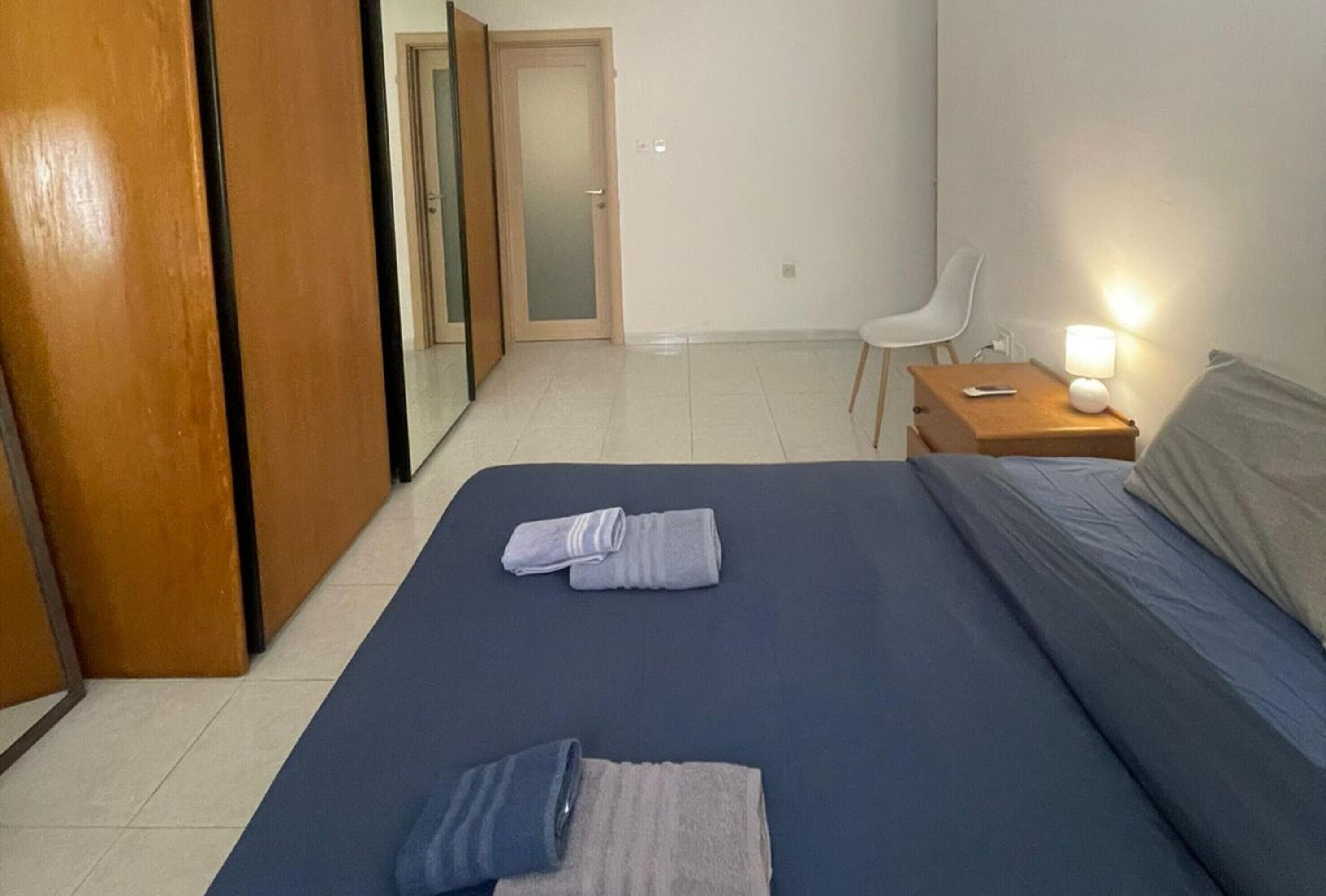 Standardrum - flera sovrum (SwieqiStay room6 private bath -) | 1 sovrum, arbetsyta för laptop, gratis wi-fi och sängkläder