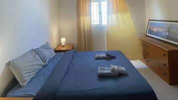 Standard Room, 1 Bedroom (SwieqiStay room6 private bath -) | 1 bedroom, laptop workspace, free WiFi, bed sheets