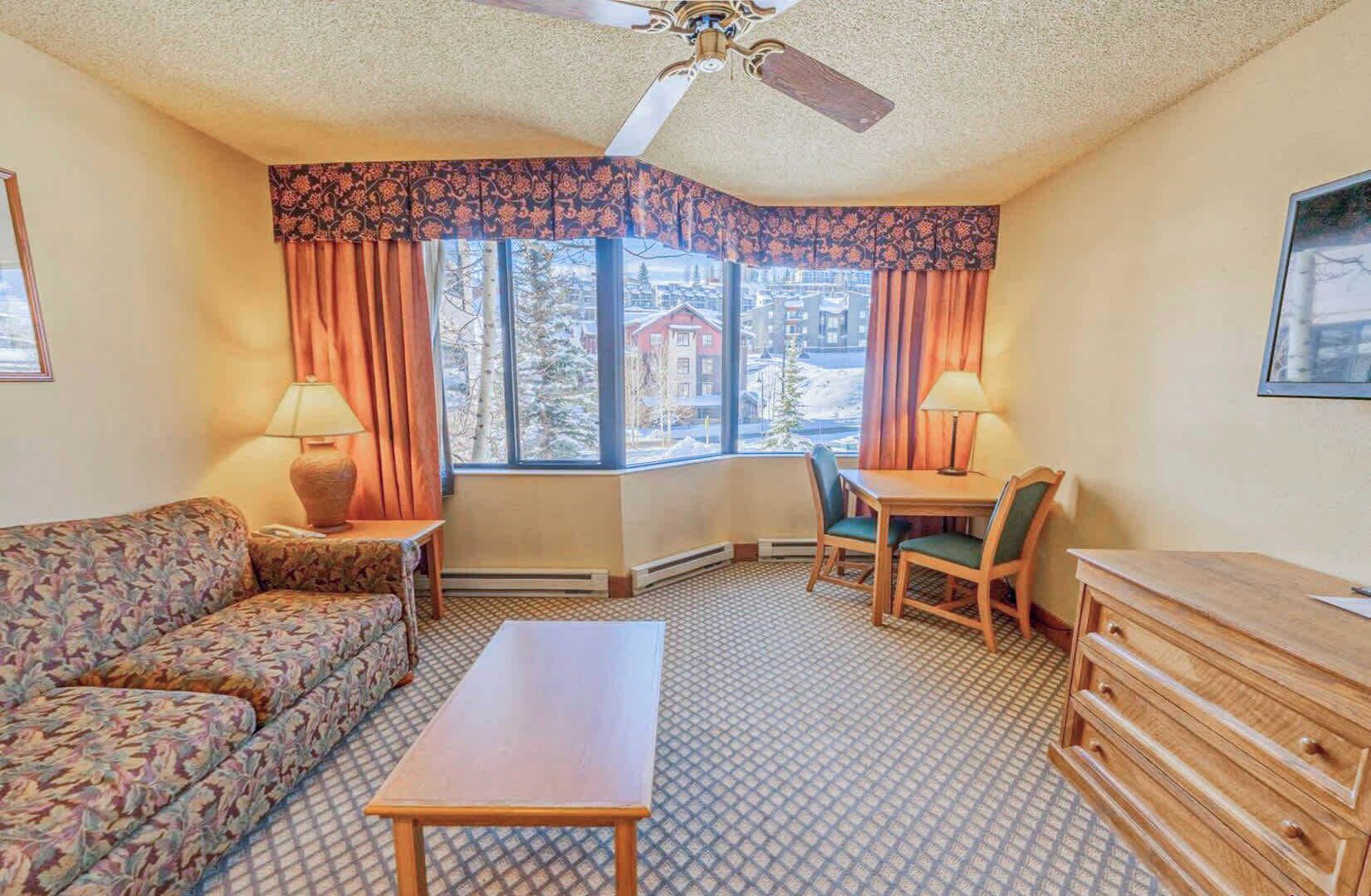 TV, fireplace, offices