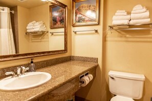 【Bathroom】Full bath to freshen up after a day on the mountain
Listed with @BookTraverse - Grand Lodge Crested Butte | Studio, Walk to Lifts, Mountain Views, Hot Tub (Crested Butte)