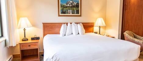 1 slaapkamer, een strijkplank/strijkijzer, wifi, beddengoed