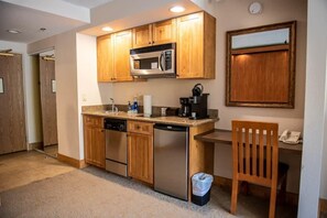 Microwave, stovetop, dishwasher, coffee/tea maker