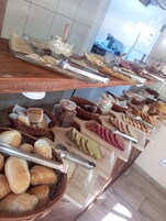 Desayuno buffet incluido todos los días 