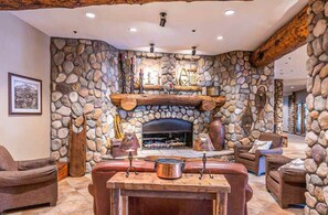 Interior - Studio Perfect Location 322 with Pool and Hot Tub (Crested Butte)