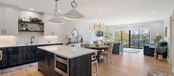 Walloon Village 1 Bedroom Condo Across From Lake! 7 Night Minimum