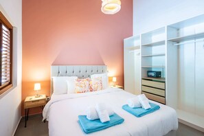 4 Schlafzimmer, Bügeleisen/Bügelbrett, WLAN, Bettwäsche