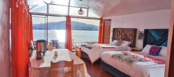 Titicaca Kontiki lodge, culture, landscapes and nature for families and couples,
