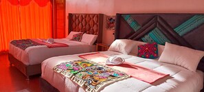 2 bedrooms, desk, WiFi, bed sheets