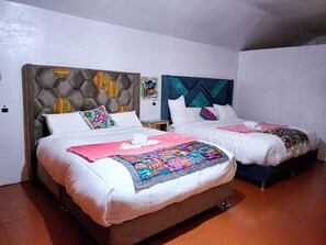 2 bedrooms, desk, WiFi, bed sheets