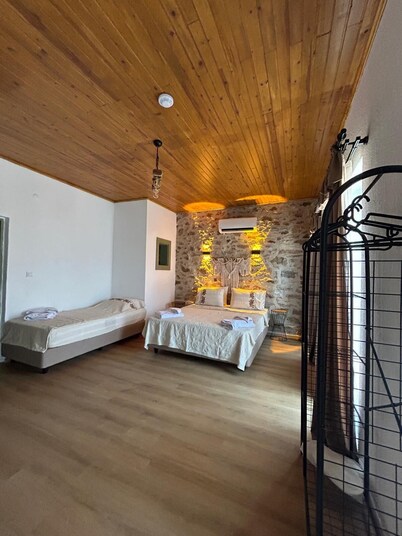 拉莱卡精品酒店