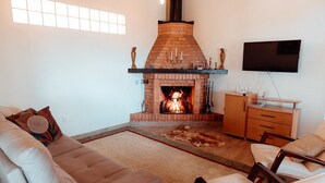 Honeymoon Cabin, Jetted Tub, Mountain View | Kemudahan bilik