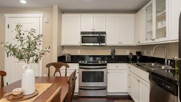 ์ฝ๋, ์นจ์ค 1๊ฐ | ์ ์ฉ ์ฃผ๋ฐฉ | ๋์ฅ๊ณ , ์ค๋ธ, ์ปคํผ/ํฐ ๋ฉ์ด์ปค, ํ ์คํฐ