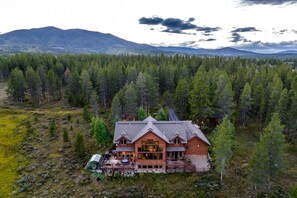Maison, 5 chambres | Extérieur