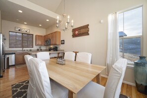 Townhome, 3 Bedrooms | Dining