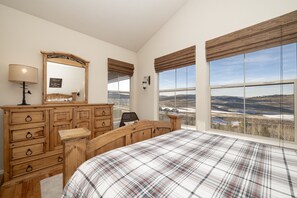 Townhome, 3 Bedrooms | 3 bedrooms, laptop workspace, iron/ironing board, free WiFi