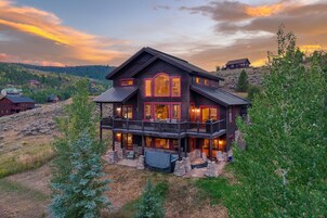 Cabin, 5 Bedrooms | Exterior