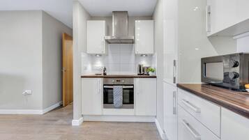 LÀgenhet Superior - 1 sovrum - icke-rökare - pentry | Eget kök | KylskÄp, mikrovÄgsugn, spishÀll och vattenkokare