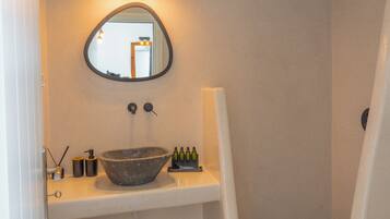 Dusche, Regendusche, kostenlose Toilettenartikel, Haartrockner