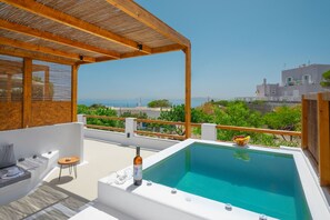 1 bedroom, Egyptian cotton sheets, premium bedding, in-room safe - Tre Fiori - The Retreat Suites (Santorini)
