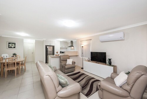 Serene Oasis - 3 Bedroom Getaway House