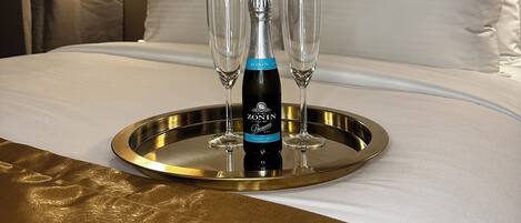 1 bedroom, internet, bed sheets