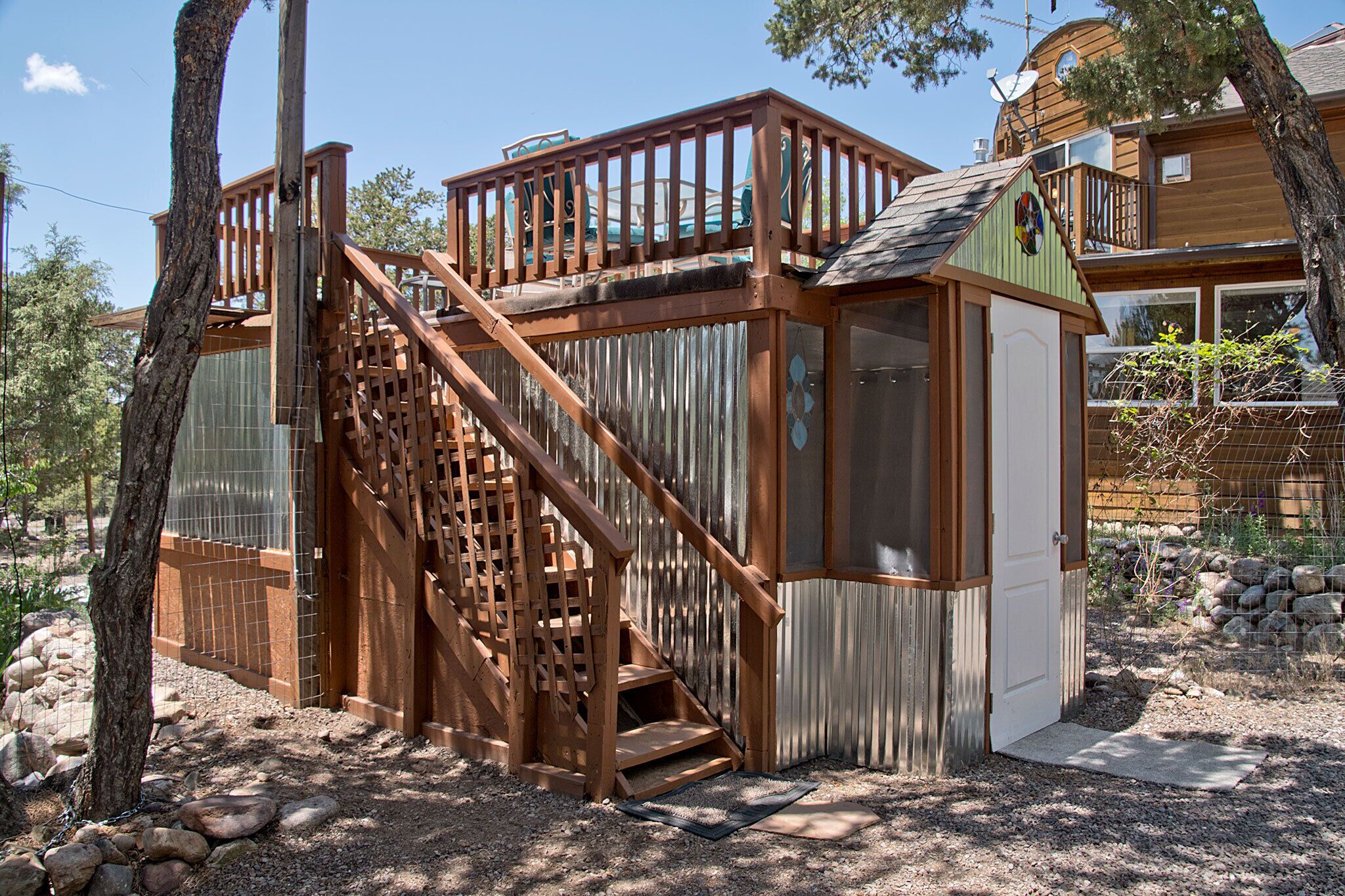 المنشأة من الخارج