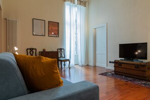 TV - Casa Savoia by Wonderful Italy (Torino)