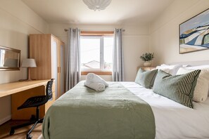 4 dormitorios, tabla de planchar con plancha, wifi gratis y ropa de cama