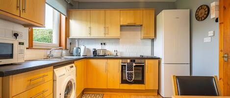 Frigorifero, microonde, forno, macchina per tè/caffè