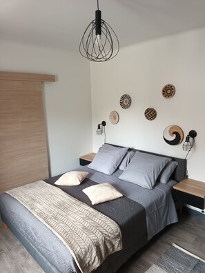 2 bedrooms, in-room safe, iron/ironing board, travel cot