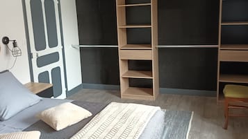 2 多间卧室、客房内保险箱、熨斗/熨衣板、旅行婴儿床
