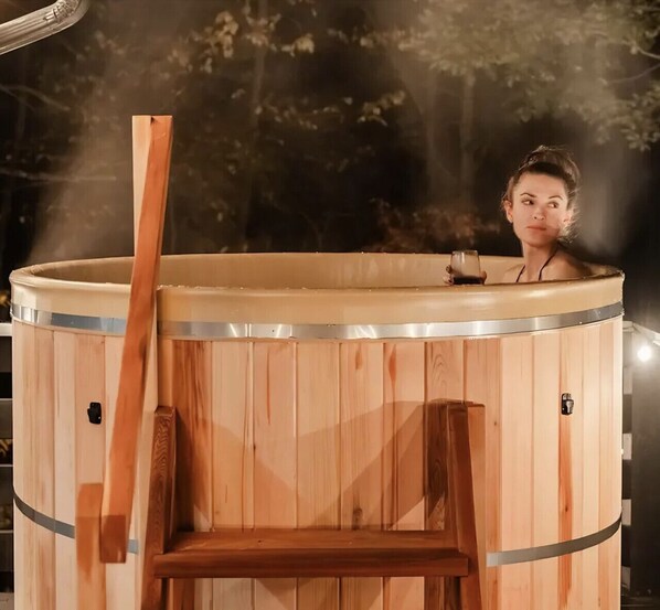 Outdoor spa tub - Hotel Karydia, Main Street Oasis (Prince Edward)