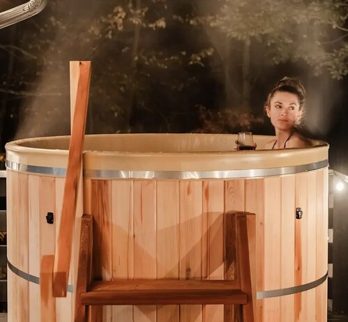 Hotel Karydia, Main Street Oasis