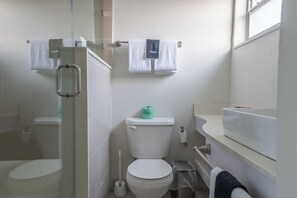 Hair dryer, towels, soap, shampoo - Deluxe Suite at The Biscayne Hotel: Unique MiMo Gem, Floor-to-Ceiling View
 (Miami)