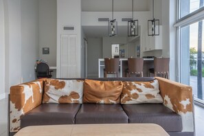 Living area - Deluxe Suite at The Biscayne Hotel: Unique MiMo Gem, Floor-to-Ceiling View
 (Miami)