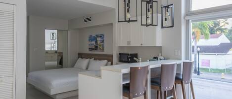 1 habitación, tabla de planchar con plancha, wifi y ropa de cama