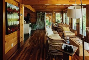 TV, fireplace - Neverland - Private Waterfront Cottage 360º Views (Parham)