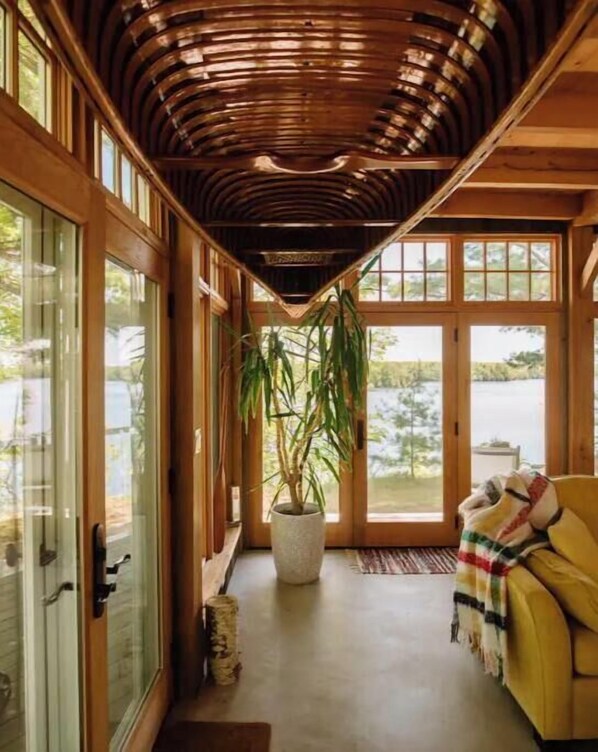 Interior - Neverland - Private Waterfront Cottage 360º Views (Parham)