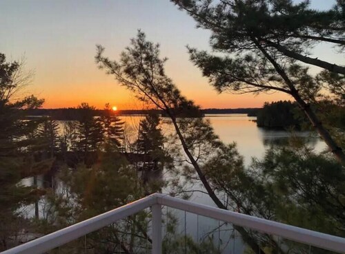 Neverland - Private Waterfront Cottage 360º Views