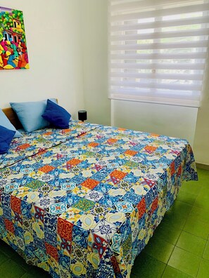 2 bedrooms, iron/ironing board, WiFi