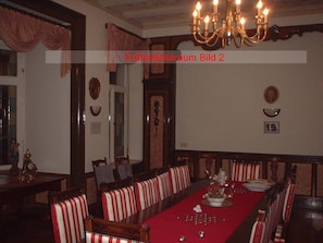 Gemeinsamer Schlafsaal, 6Â Schlafzimmer, Raucher, Balkon | Esszimmer