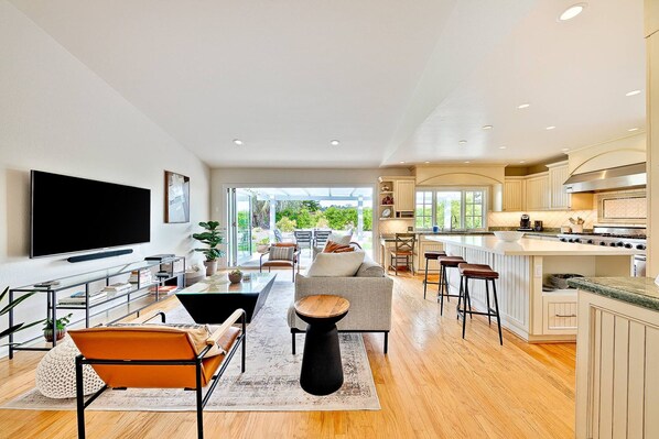 Interior - Coastal Garden Retreat w/ 70s Playhouse (Encinitas)