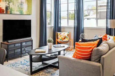 Sunny & Quaint Hidden Gem w/ Office | Dog Friendly