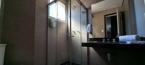 Family Triple Room | Free WiFi - HOTEL LOURDES PRIME BH - BY UP HOTEL (Belo Horizonte)