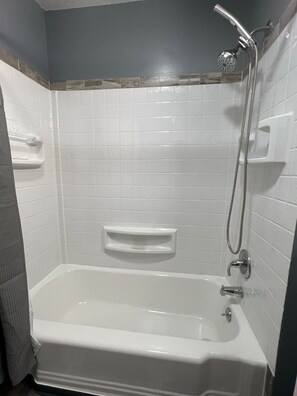 Håndklæder, Sæbe, Shampoo, Toiletpapir