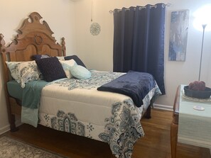 3 habitaciones, tabla de planchar con plancha, wifi y ropa de cama 