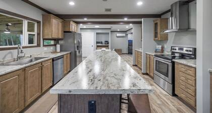 Lake-Pool & Close to Chappapeela Sports Park