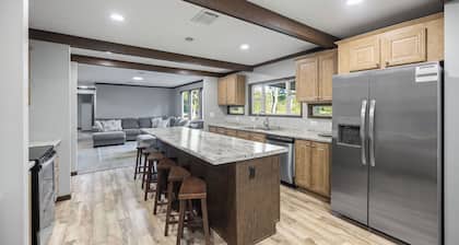 Lake-Pool & Close to Chappapeela Sports Park