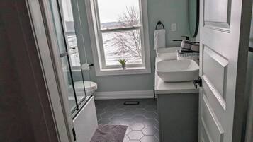 Shower, towels, soap, shampoo